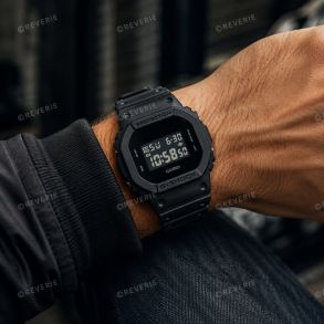 Reloj digital negro G-Shock Stealth con resistencia al agua 200M | DW-5600UBB-1ER