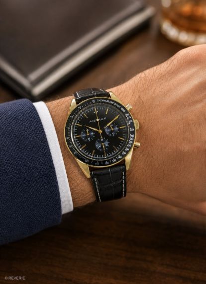 Aistrup AIW8701 Classic Sapphire Chronograph reloj de hombre con esfera negra y detalles dorados | AIW8701