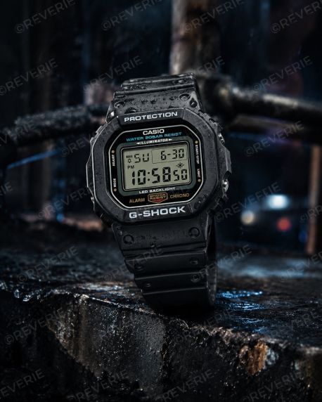 Reloj digital G-Shock original con diseño probado en el espacio | DW-5600UE-1ER