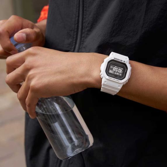 Reloj fitness digital G-Shock G-Squad blanco solar con monitor de frecuencia cardíaca | DW-H5600-7ER