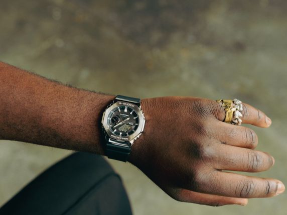 Reloj de la serie Connected Solar G-Shock Metal con diseño octagonal | GBM-2100-1AER