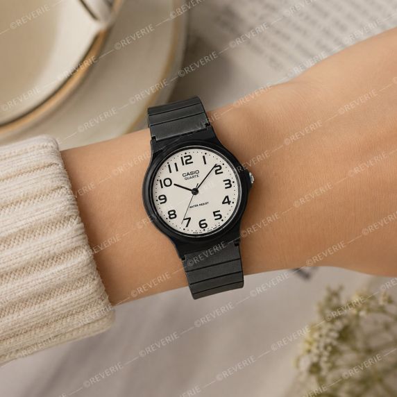 Reloj analógico clásico Casio con esfera blanca y números arábigos | MQ-24-7B2LEG