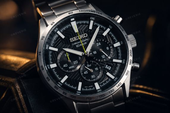 Seiko Mens Sporty Sapphire Chronograph 43mm