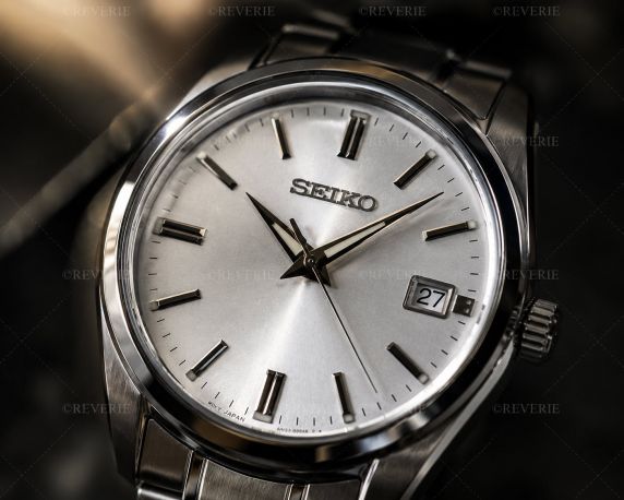 Seiko Mens Classic Steel Sapphire 40mm